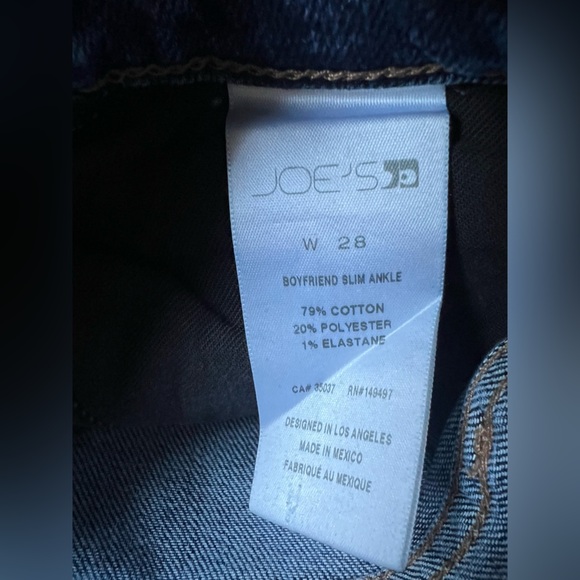 Joe's Jeans Distressed Boyfriend Slim Ankle Cigarette in Brushy Wash. Size 28 - Picture 7 of 11
